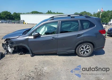 2021 Subaru Forester Premium z USA, uszkodzony, nr VIN JF2SKAFC8MH569875